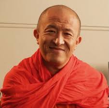 Rinpoche addressing students